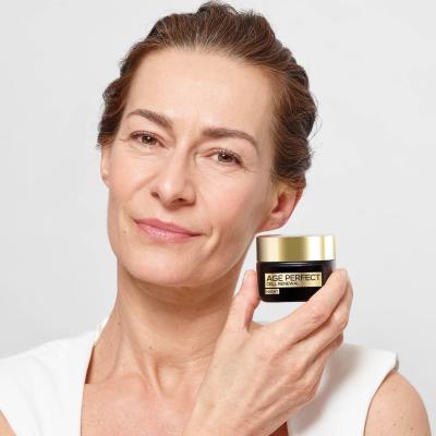 L&#039;Oréal Paris Age Perfect Cell Renew Day Cream Crema giorno per il viso donna 50 ml