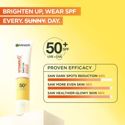 Garnier Skin Naturals Vitamin C Daily UV Glow SPF50+ Crema giorno per il viso donna 40 ml